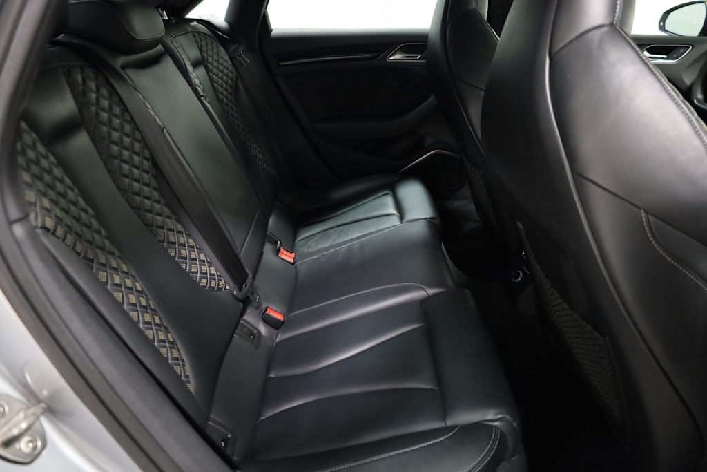 Thumbnail: 2018 Audi RS 3 - 37