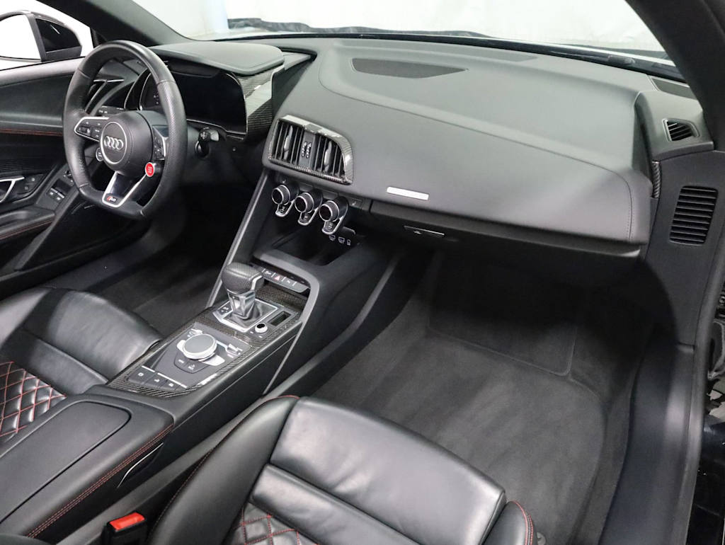Thumbnail: 2017 Audi R8 - 10
