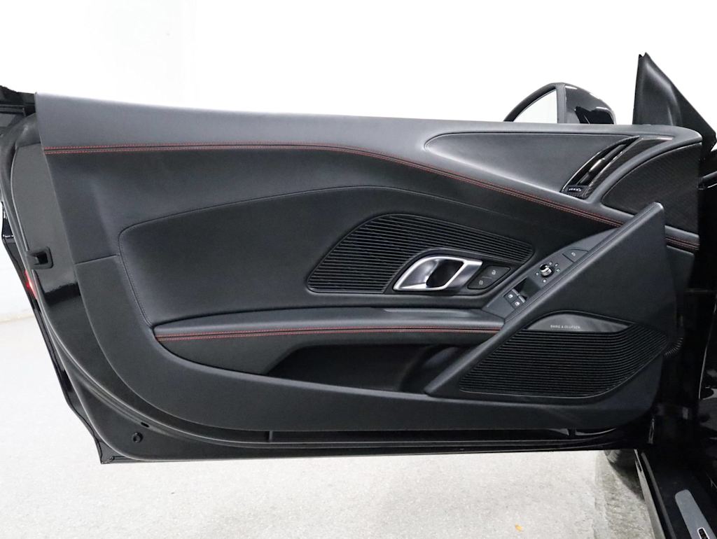 Thumbnail: 2017 Audi R8 - 26