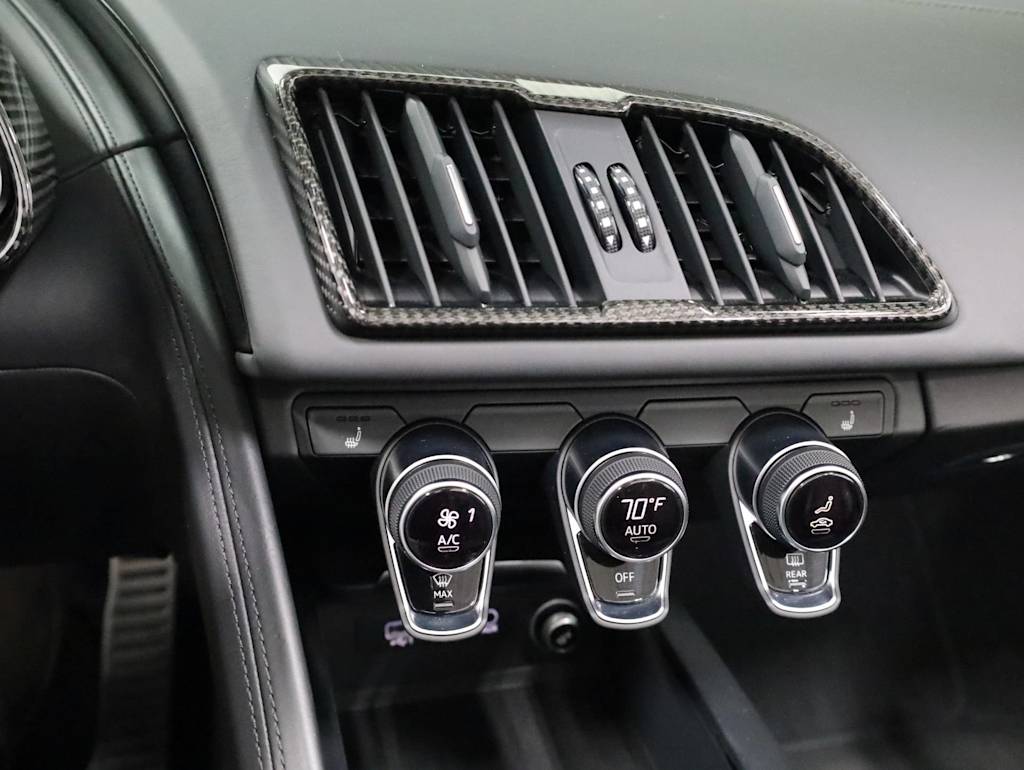 Thumbnail: 2017 Audi R8 - 34