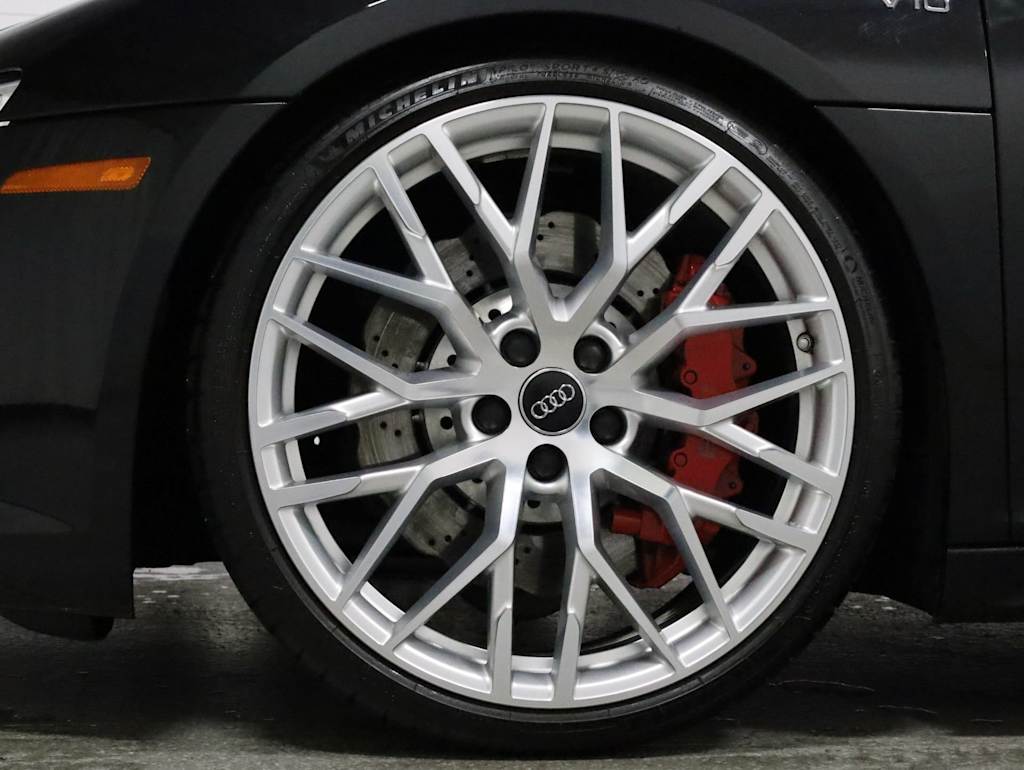 Thumbnail: 2017 Audi R8 - 39