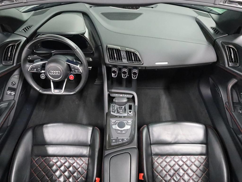 Thumbnail: 2017 Audi R8 - 14