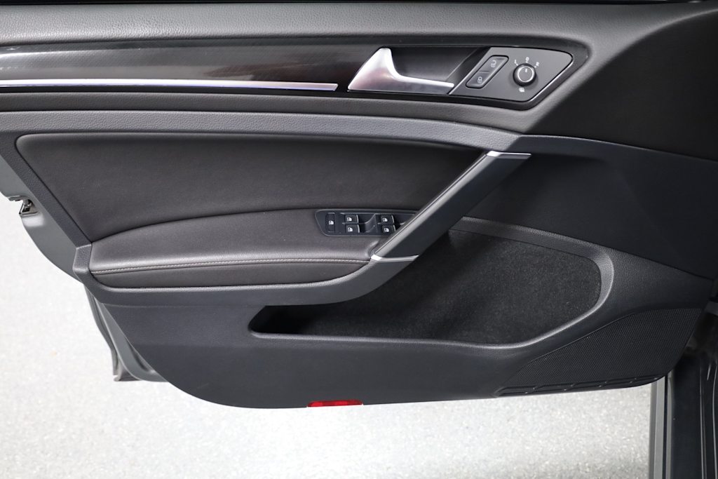 Thumbnail: 2018 Volkswagen Golf - 27