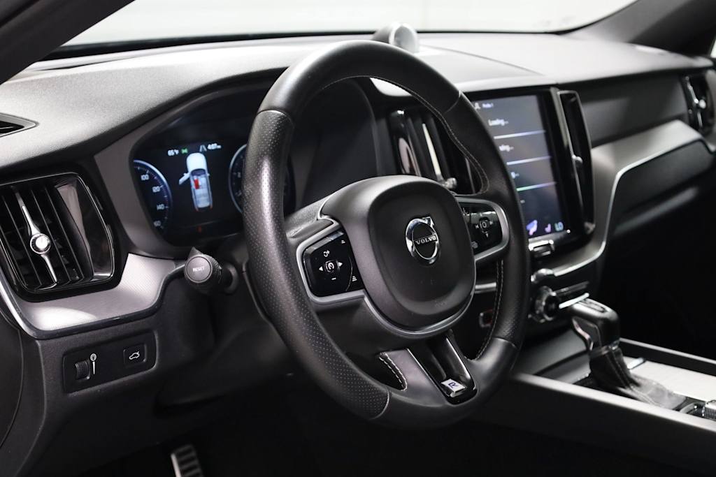 Thumbnail: 2018 Volvo XC60 - 2