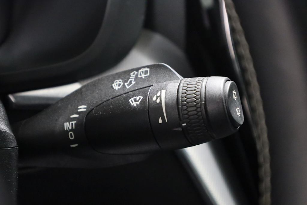 Thumbnail: 2018 Volvo XC60 - 33