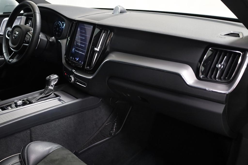 Thumbnail: 2018 Volvo XC60 - 10