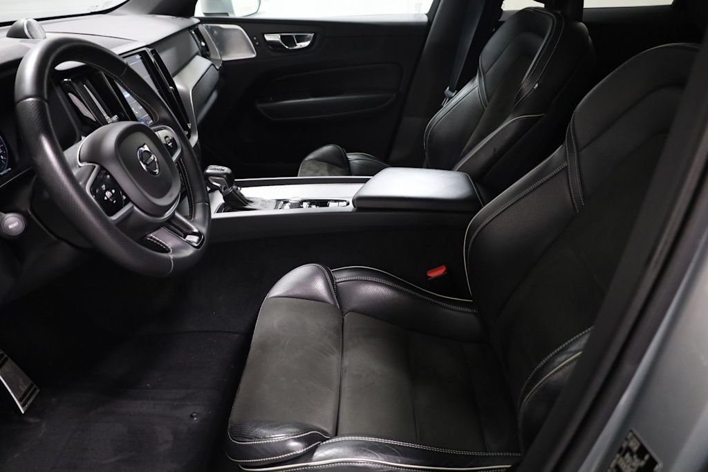 Thumbnail: 2018 Volvo XC60 - 11