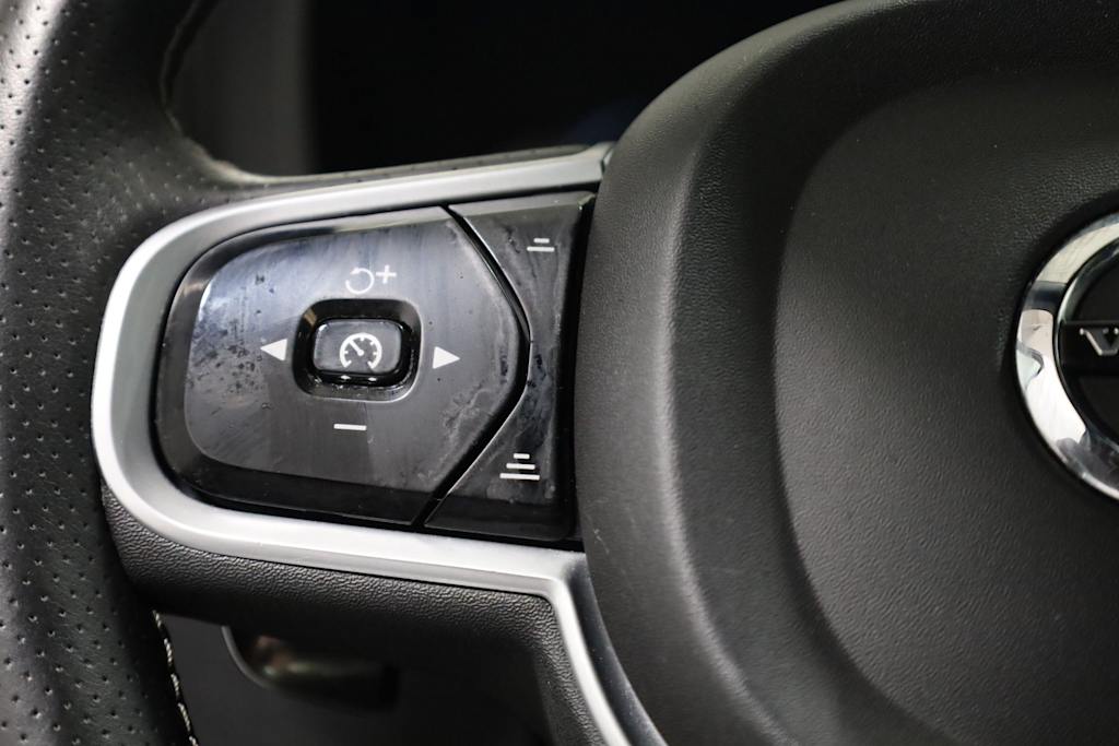 Thumbnail: 2018 Volvo XC60 - 31