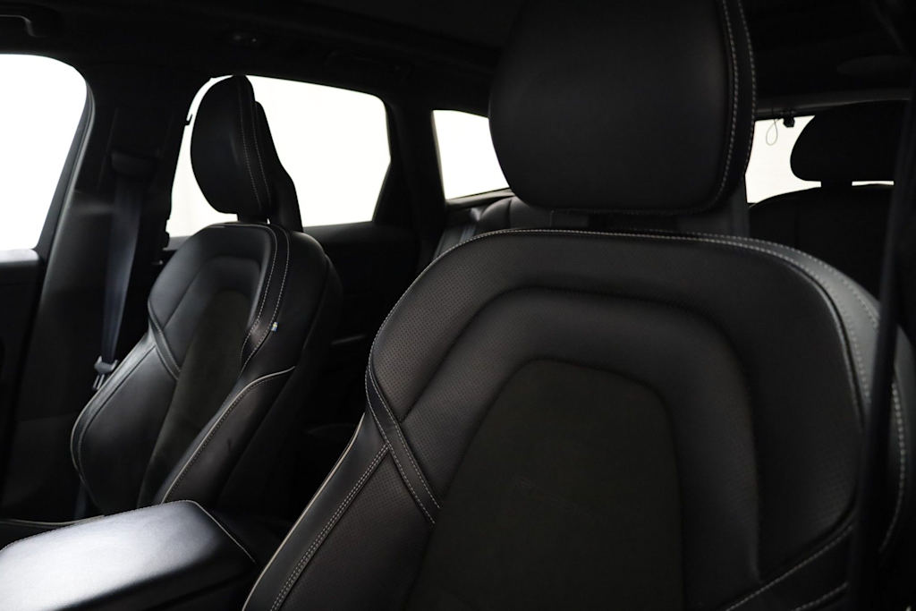 Thumbnail: 2018 Volvo XC60 - 28