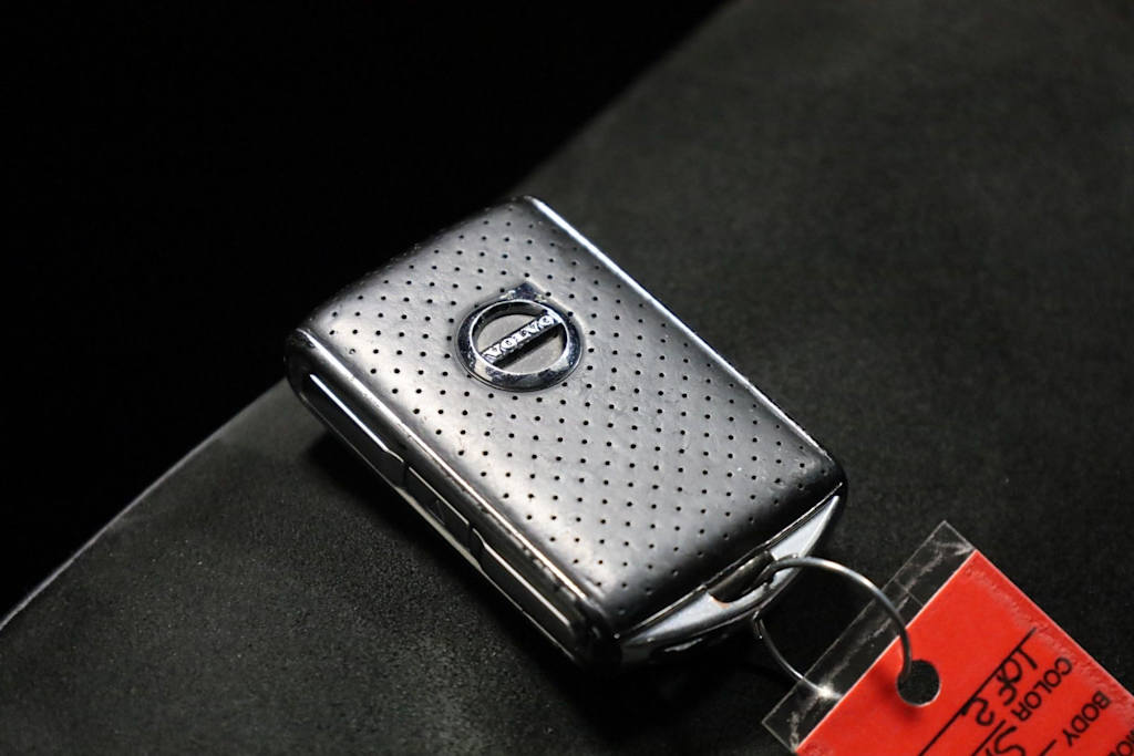 Thumbnail: 2018 Volvo XC60 - 19