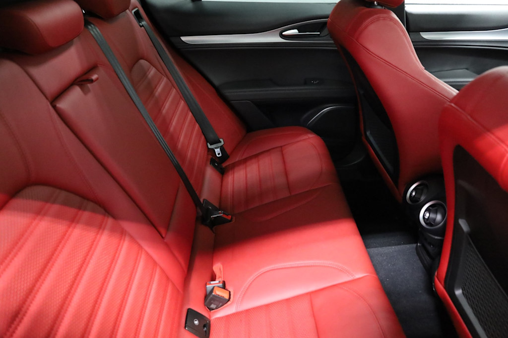 2023 Alfa Romeo Stelvio Ti 38