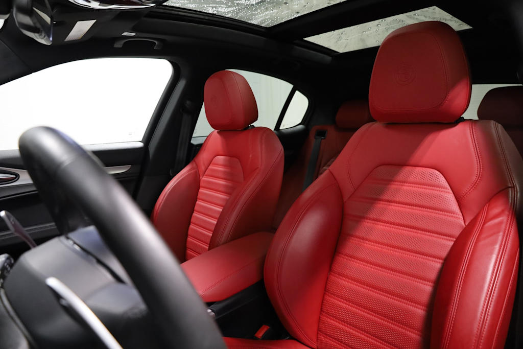 2023 Alfa Romeo Stelvio Ti 11