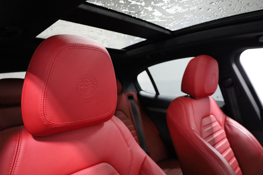 2023 Alfa Romeo Stelvio Ti 29