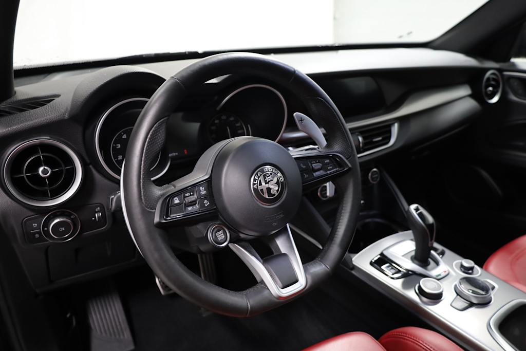 2023 Alfa Romeo Stelvio Ti 2