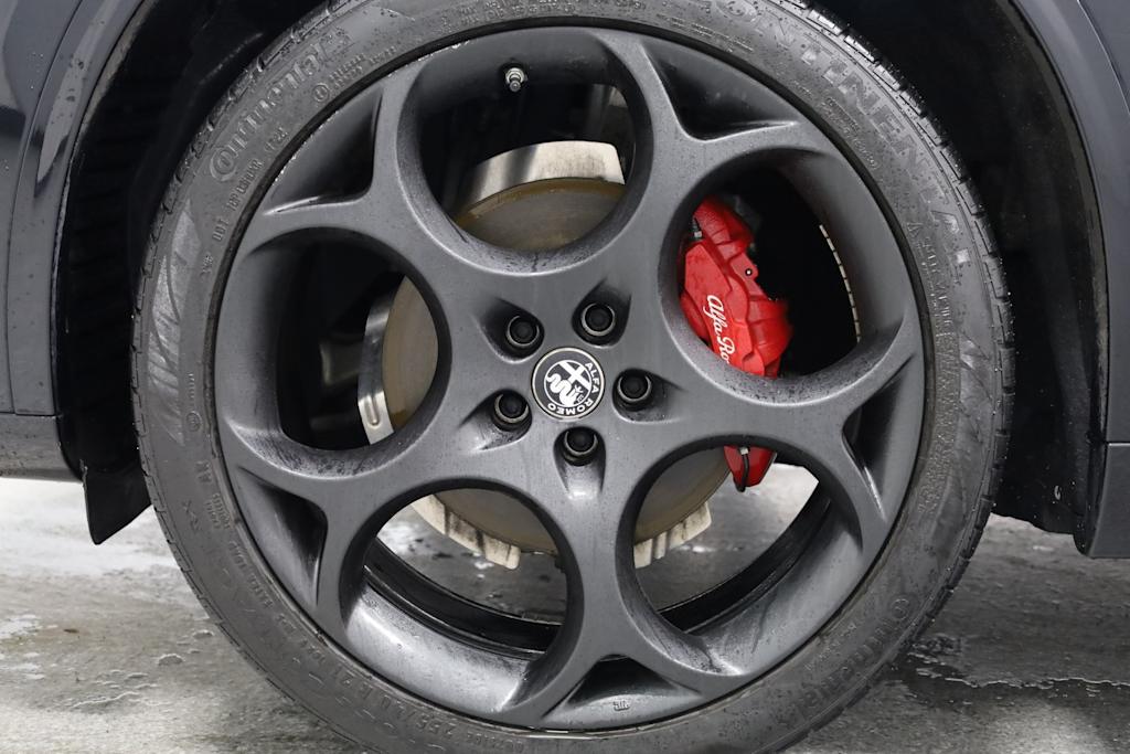 2023 Alfa Romeo Stelvio Ti 41