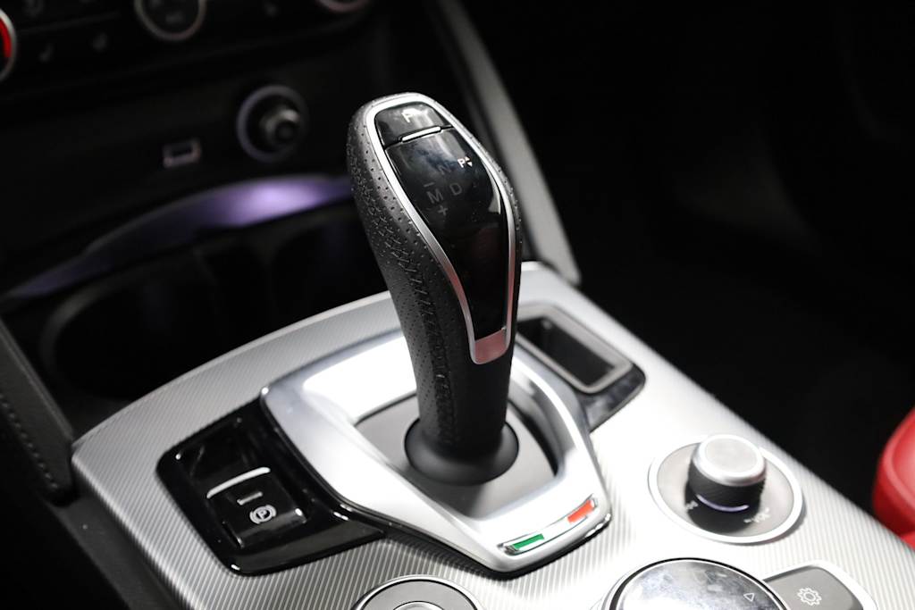 2023 Alfa Romeo Stelvio Ti 32