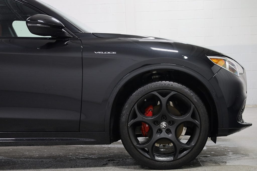 2023 Alfa Romeo Stelvio Ti 8