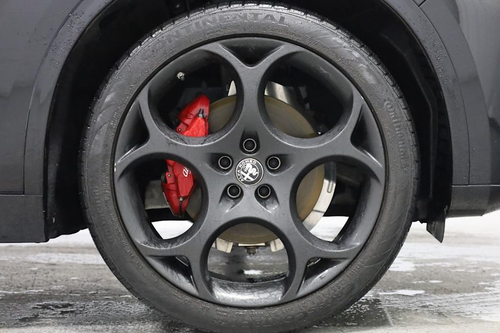 2023 Alfa Romeo Stelvio Ti 24