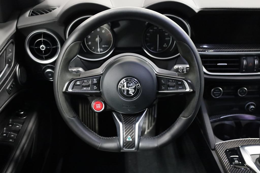 2023 Alfa Romeo Stelvio Quadrifoglio 13