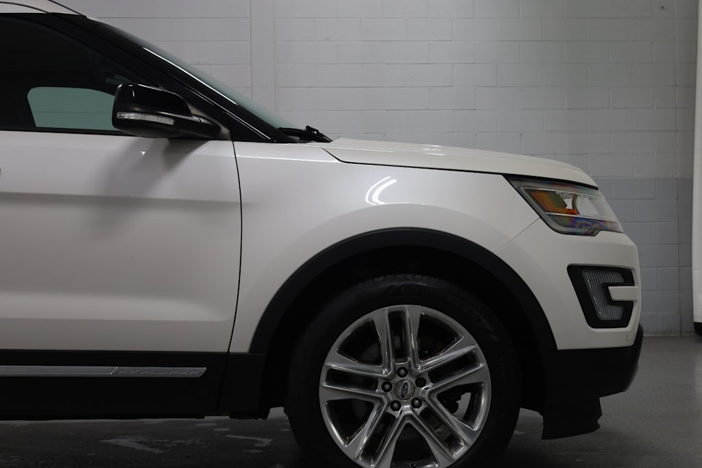 Thumbnail: 2017 Ford Explorer - 8