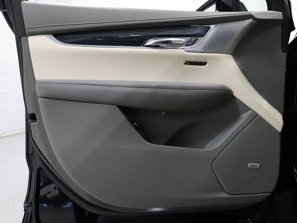 Thumbnail: 2020 Cadillac XT6 - 26