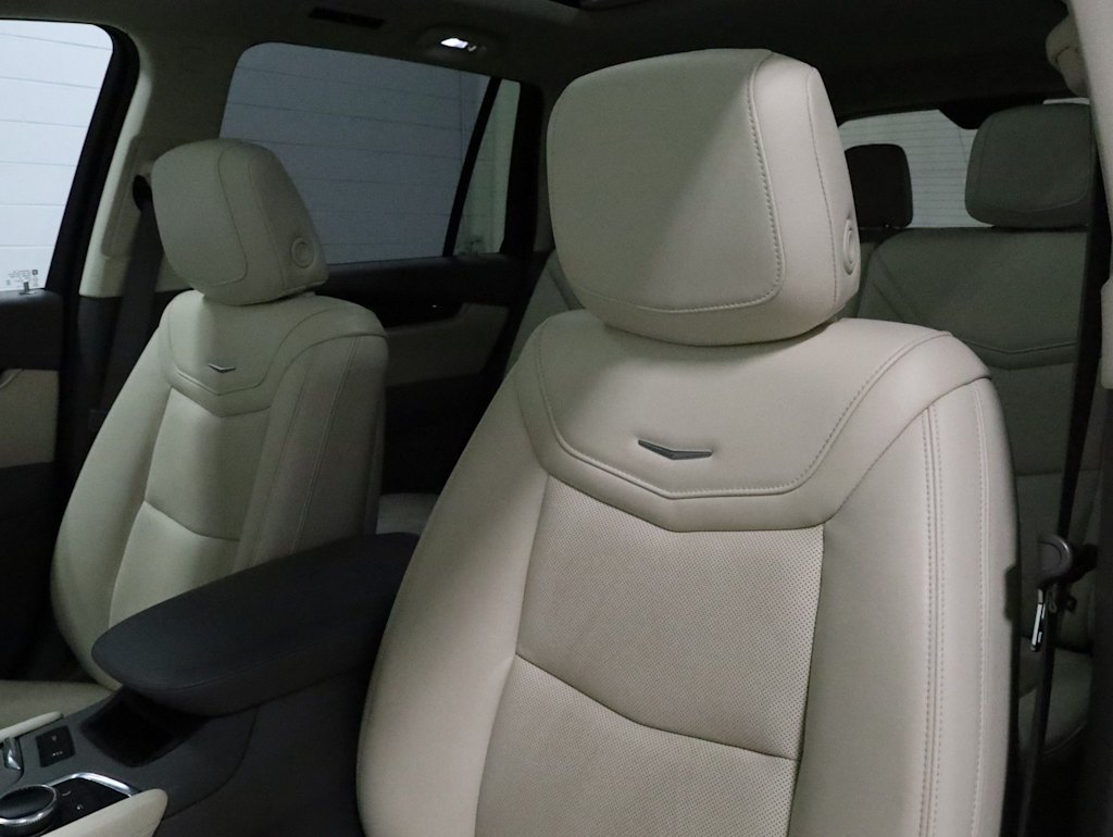 Thumbnail: 2020 Cadillac XT6 - 12