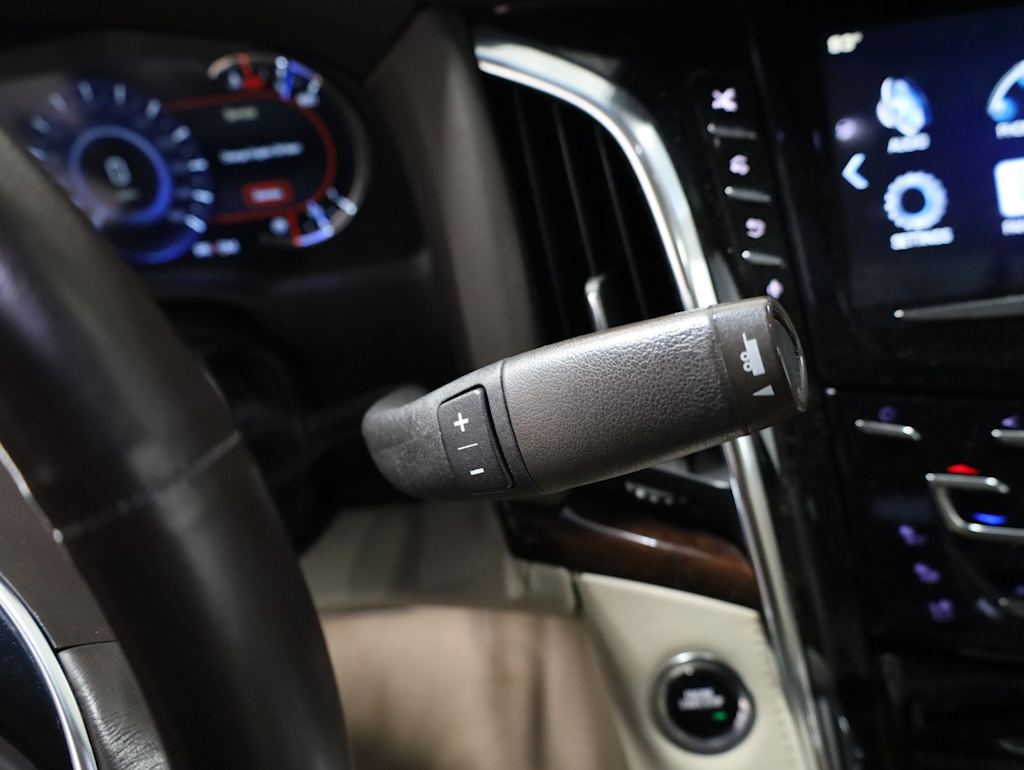 Thumbnail: 2016 Cadillac Escalade - 32
