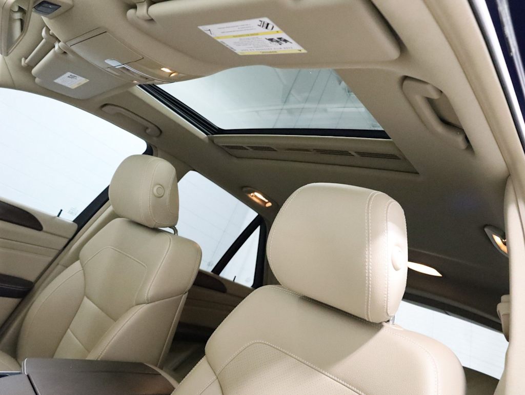 Thumbnail: 2013 Mercedes-Benz M-Class - 27