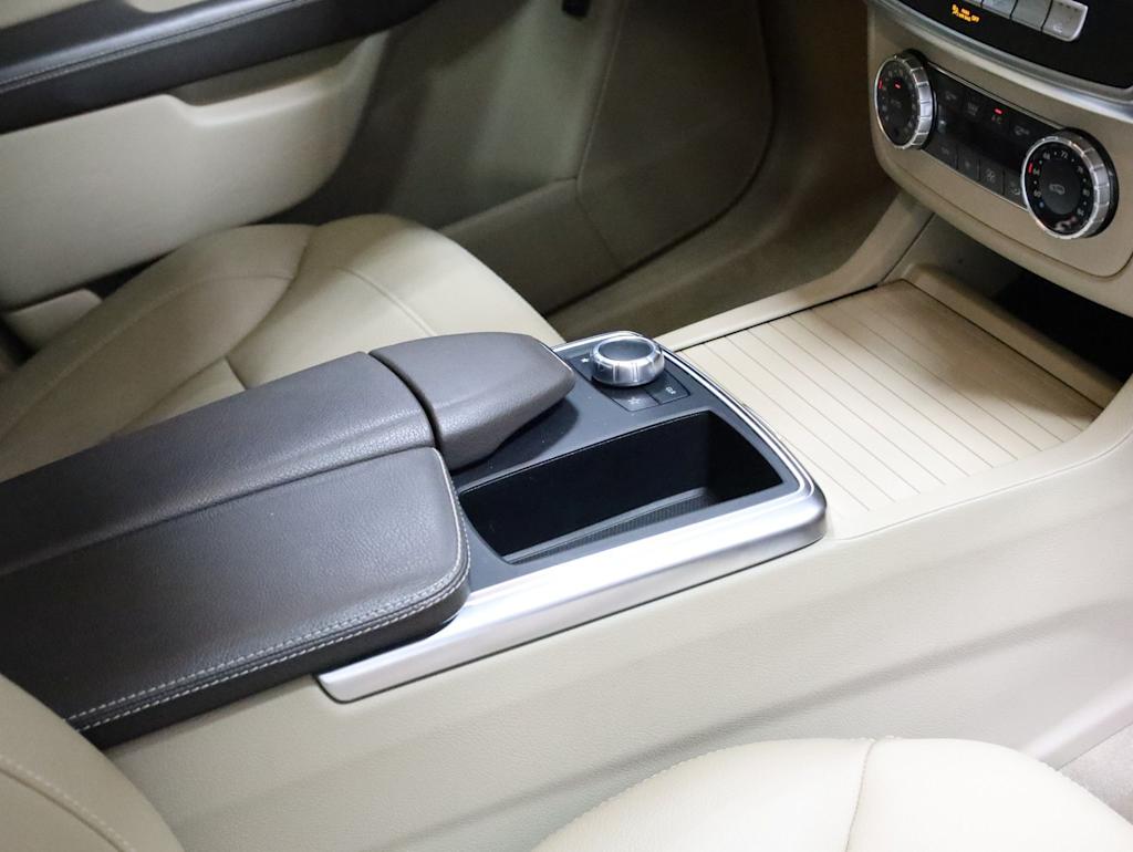 Thumbnail: 2013 Mercedes-Benz M-Class - 28