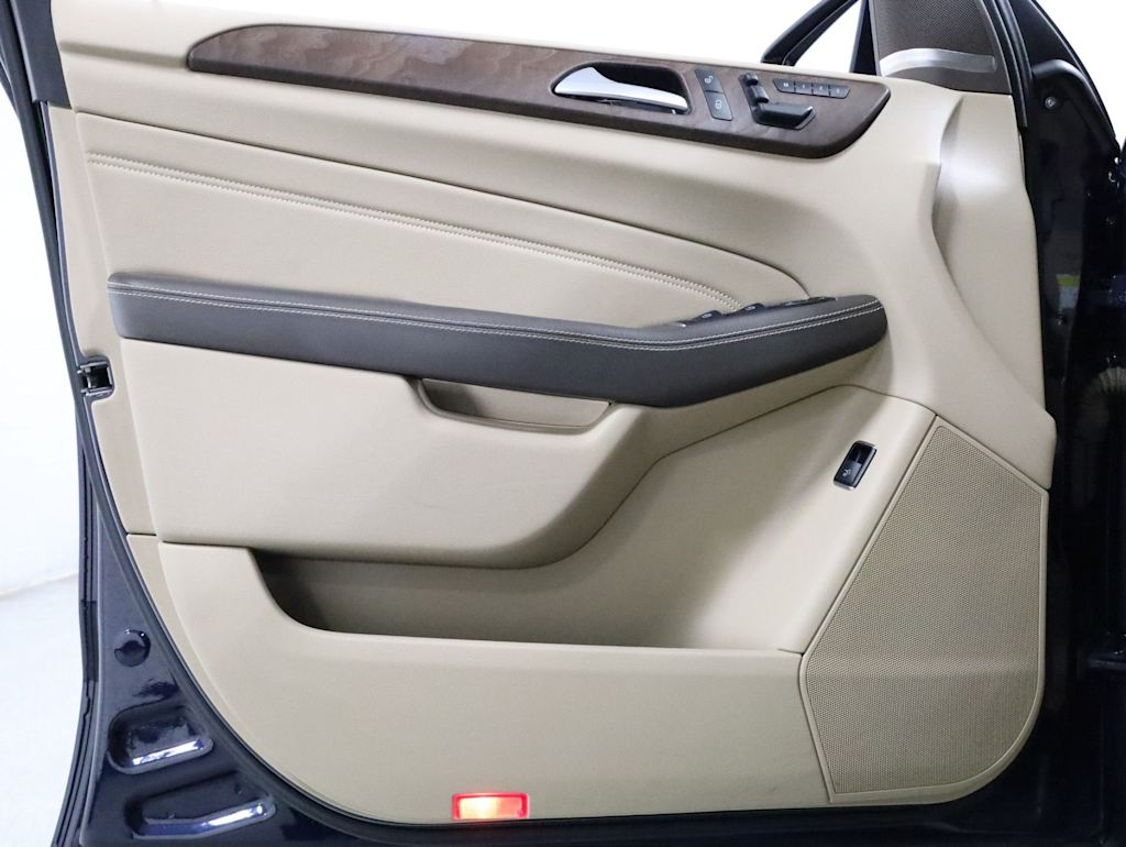 Thumbnail: 2013 Mercedes-Benz M-Class - 25