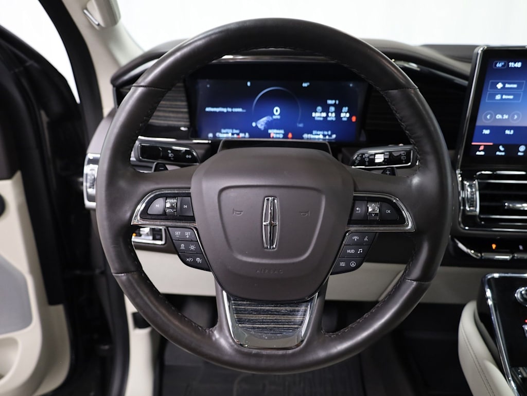 Thumbnail: 2023 Lincoln Navigator L - 12