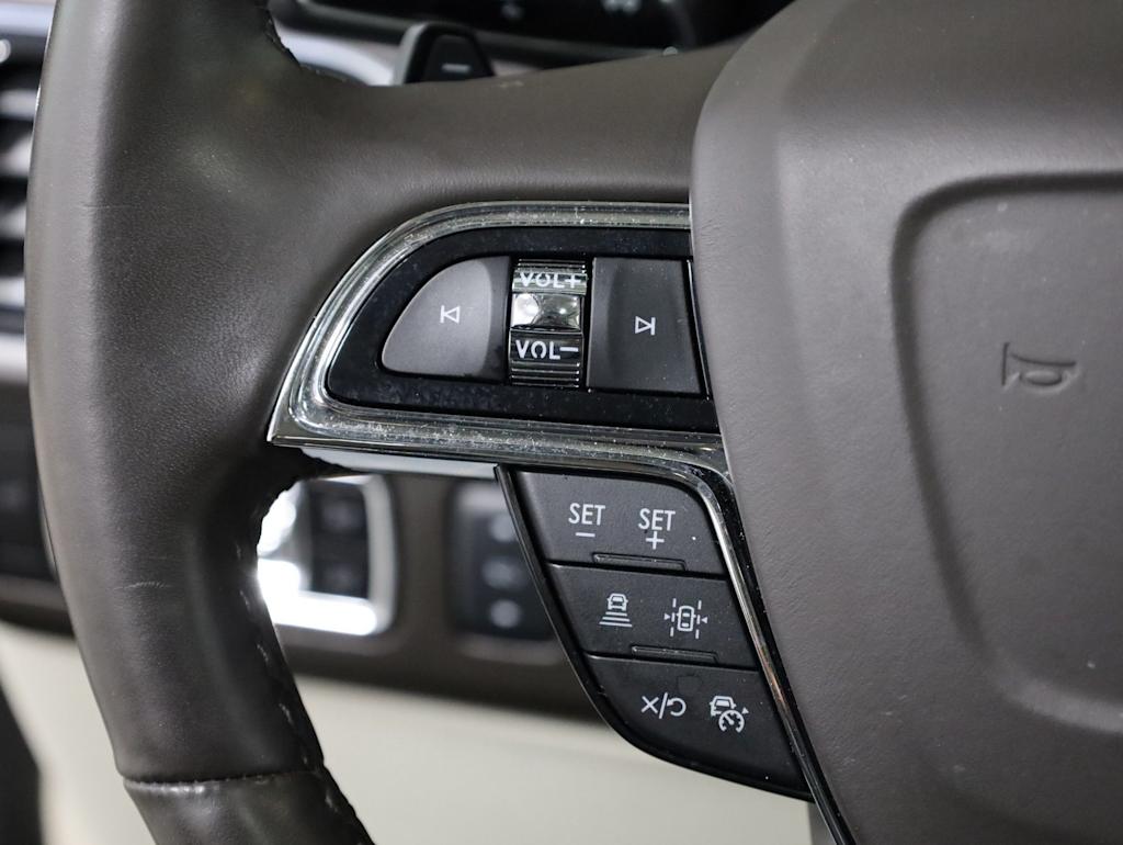 Thumbnail: 2023 Lincoln Navigator L - 30
