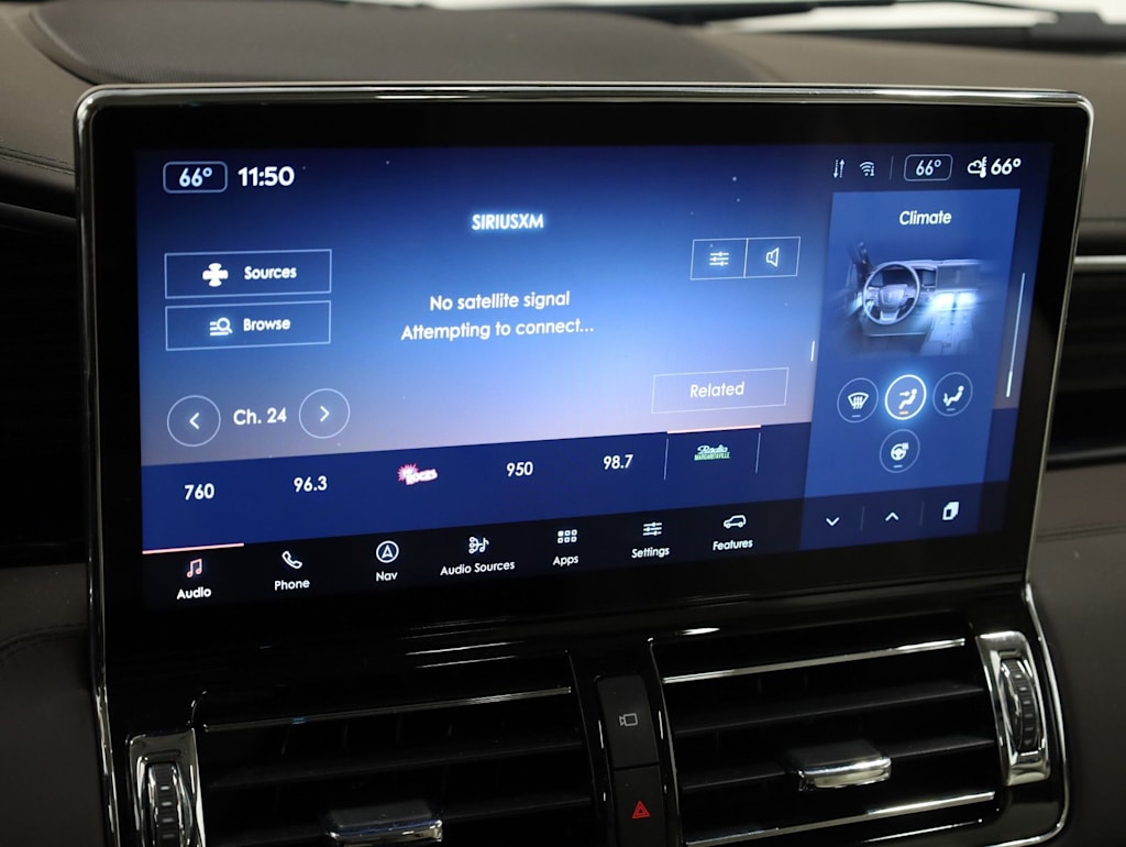 Thumbnail: 2023 Lincoln Navigator L - 35