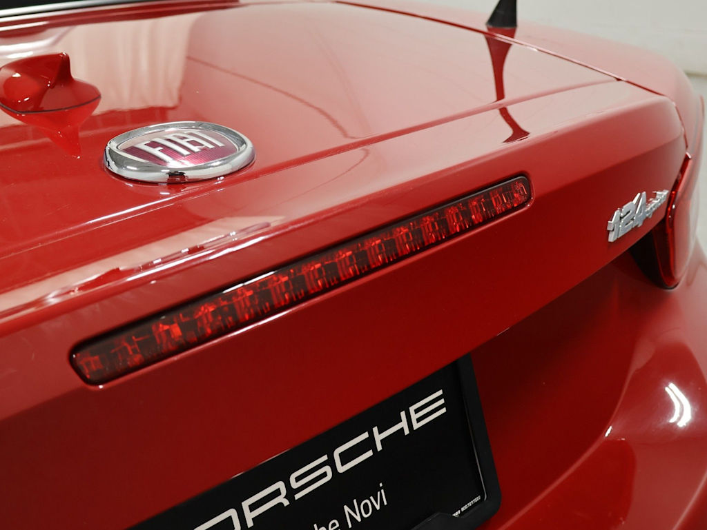 Thumbnail: 2018 Fiat 124 Spider - 7