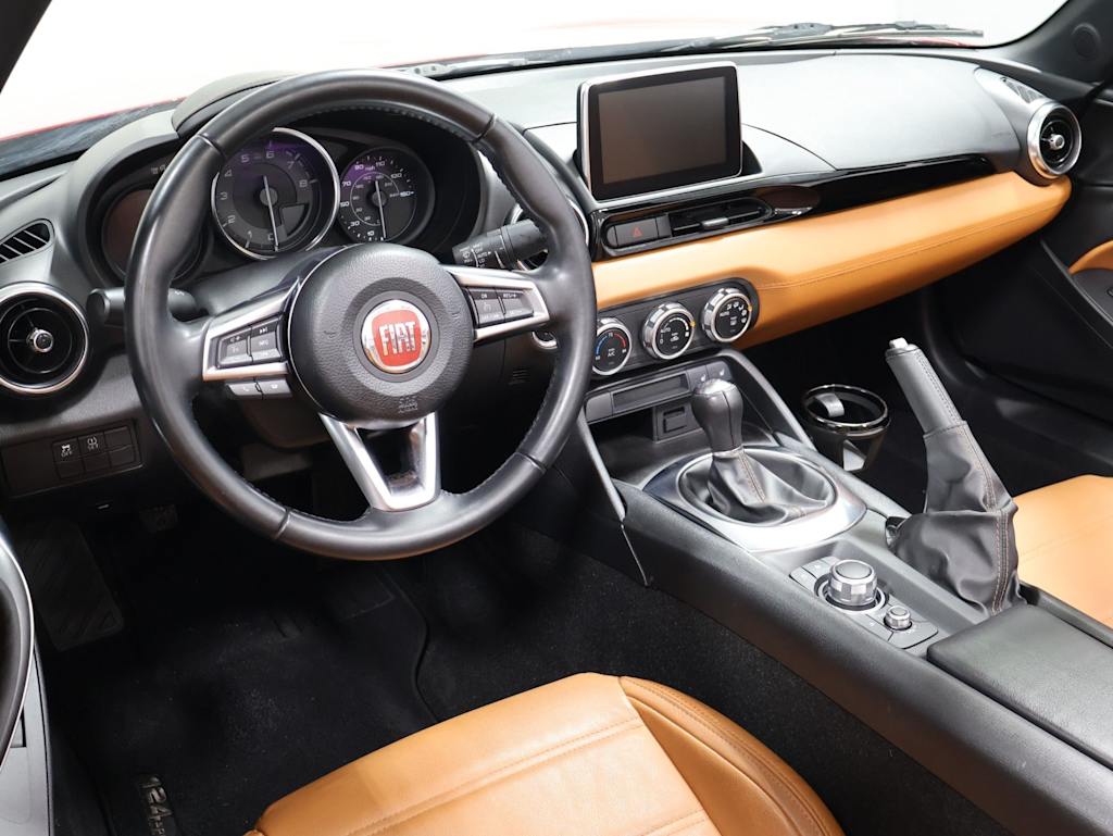 Thumbnail: 2018 Fiat 124 Spider - 2