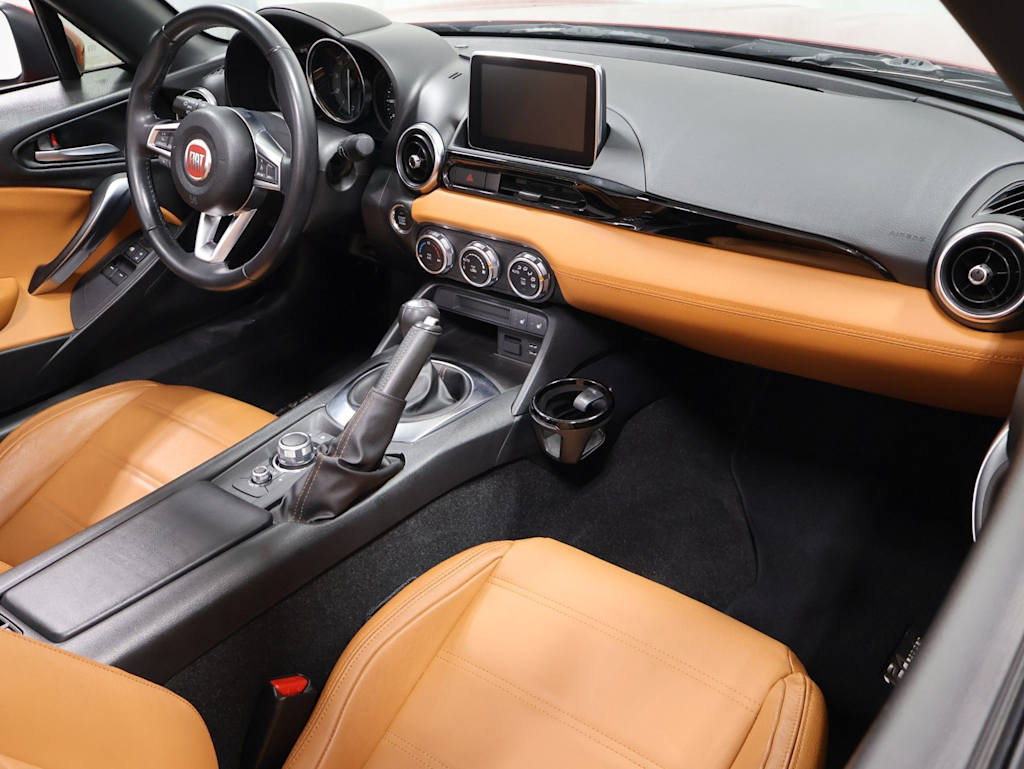 Thumbnail: 2018 Fiat 124 Spider - 10