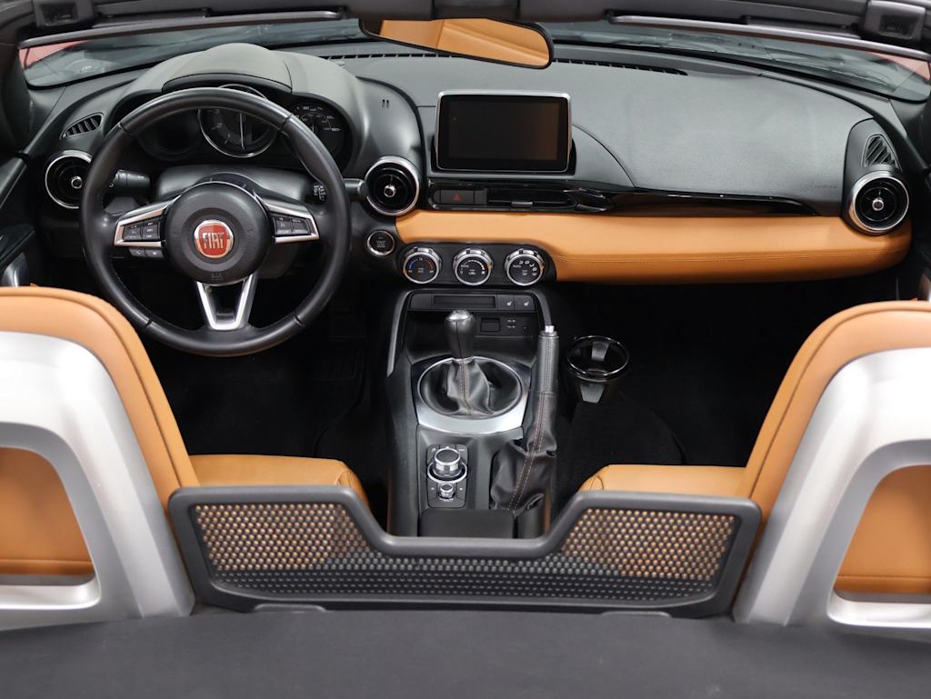 Thumbnail: 2018 Fiat 124 Spider - 15