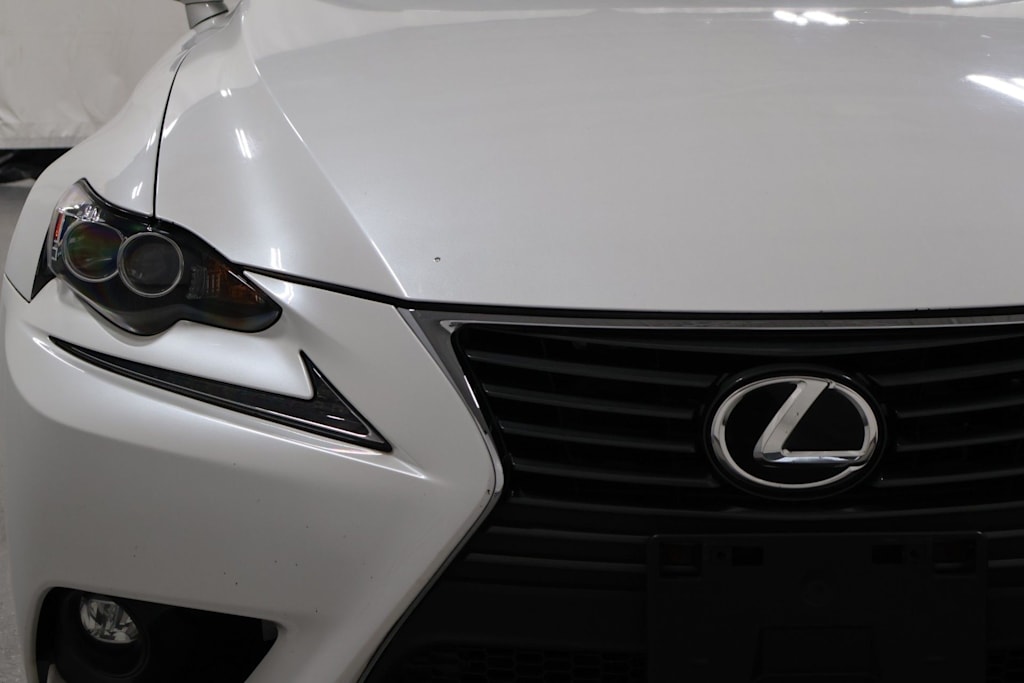 Thumbnail: 2016 Lexus IS - 26