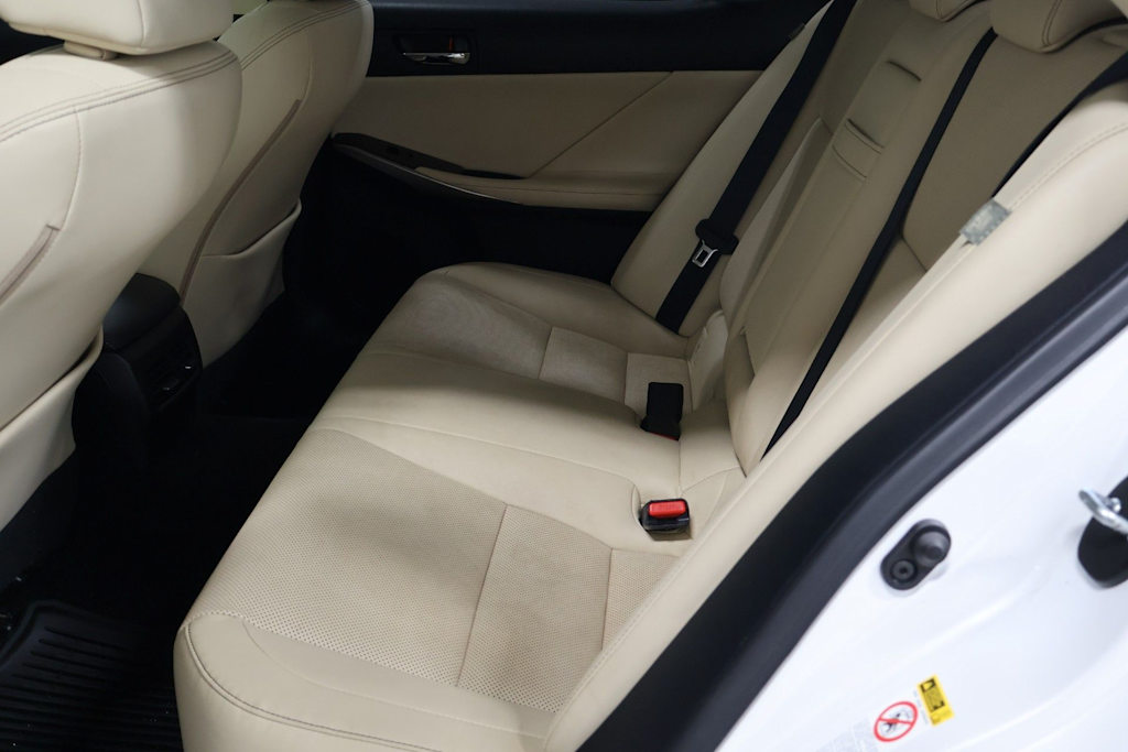 Thumbnail: 2016 Lexus IS - 12
