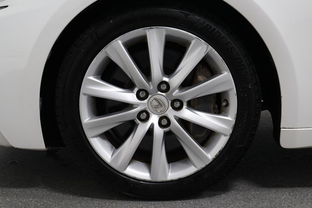 Thumbnail: 2016 Lexus IS - 40