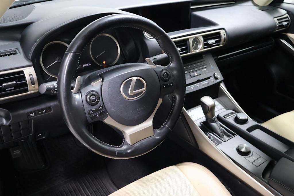 Thumbnail: 2016 Lexus IS - 2