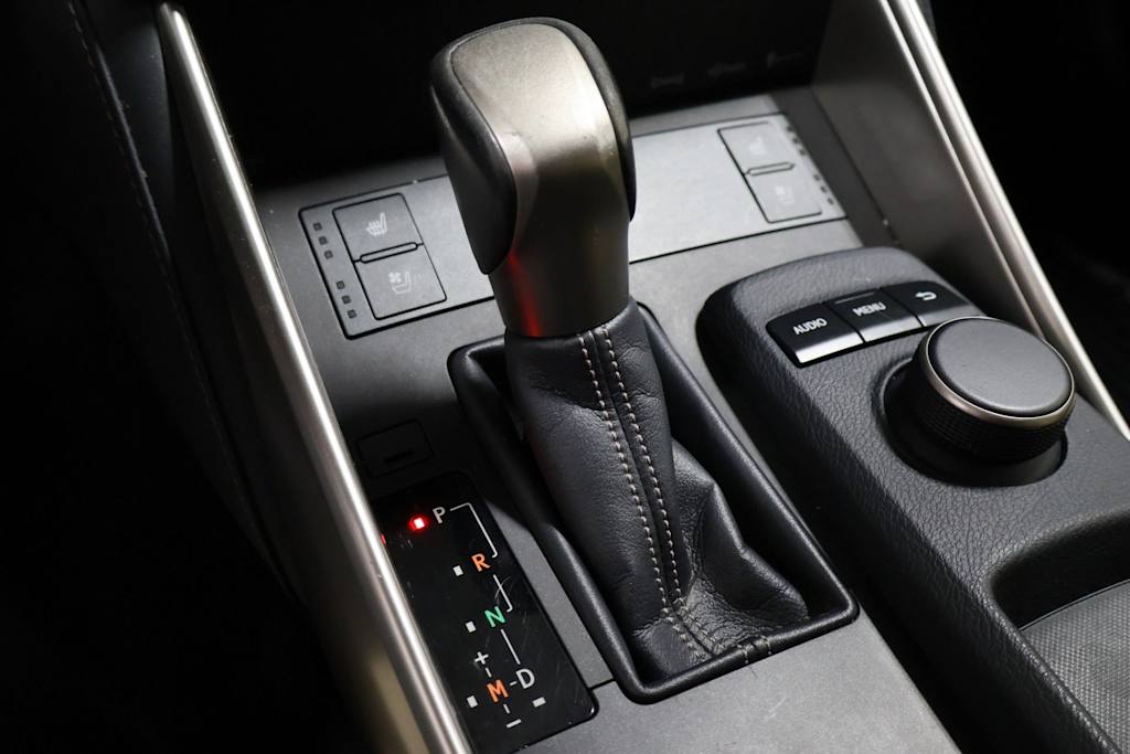 Thumbnail: 2016 Lexus IS - 32
