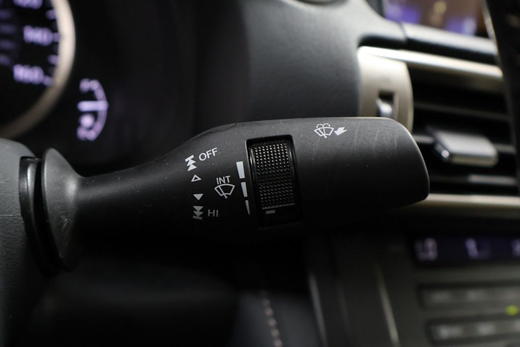 Thumbnail: 2016 Lexus IS - 33