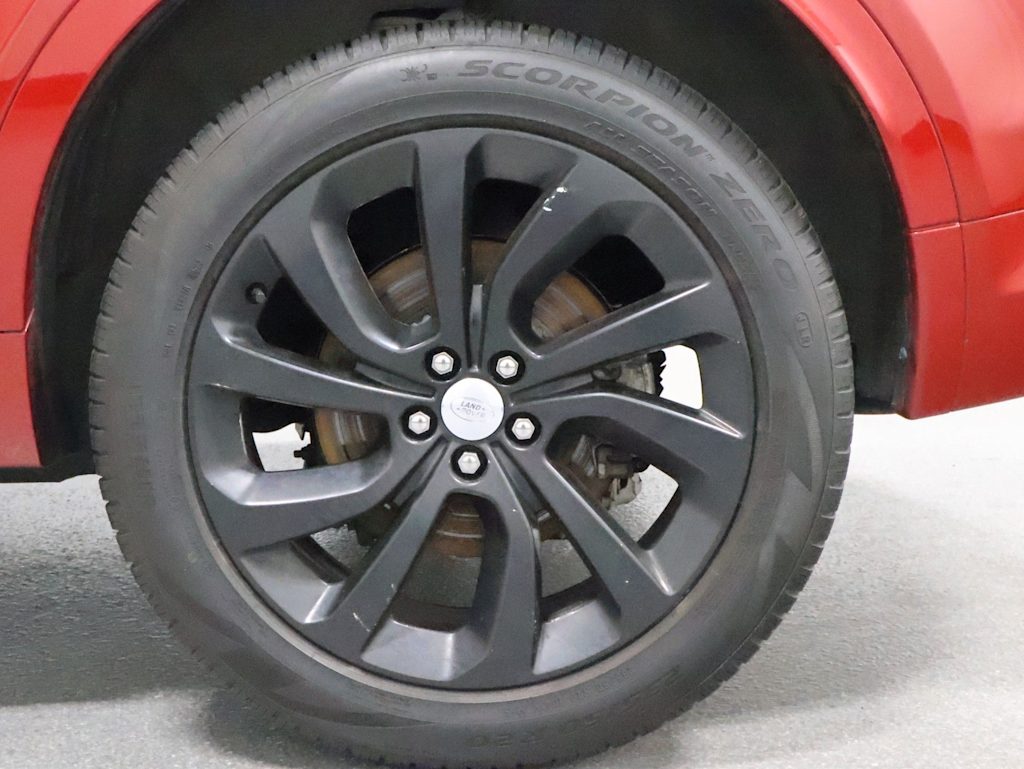 Thumbnail: 2022 Land Rover Discovery Sport - 42