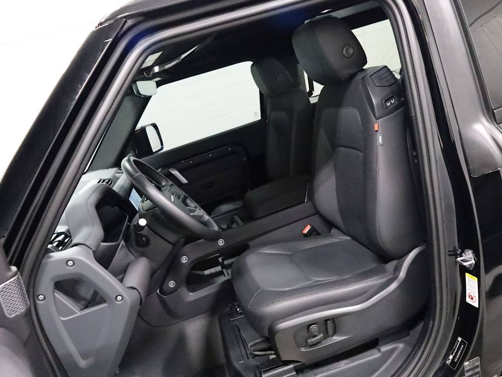 Thumbnail: 2023 Land Rover Defender - 9