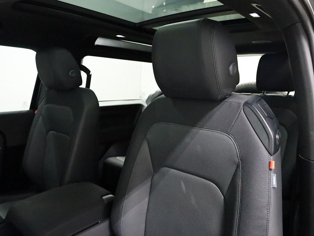 Thumbnail: 2023 Land Rover Defender - 10