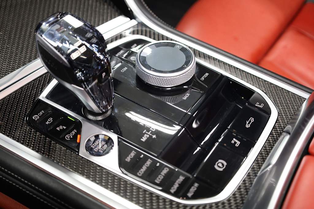 Thumbnail: 2024 BMW 8 Series - 32