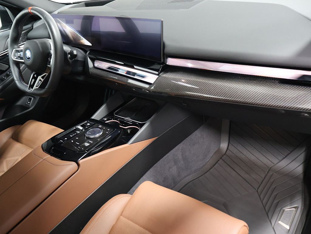 Thumbnail: 2025 BMW i5 - 9