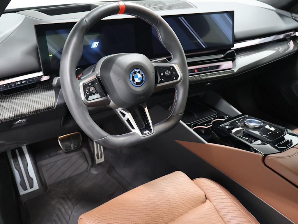 Thumbnail: 2025 BMW i5 - 2