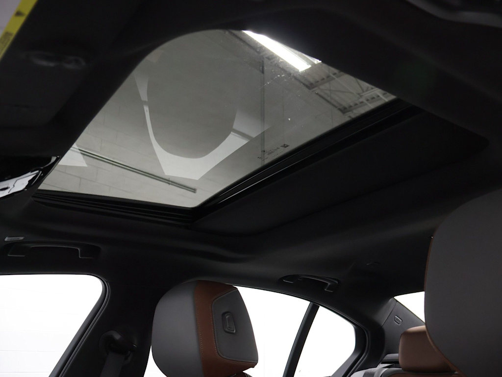 Thumbnail: 2025 BMW i5 - 28